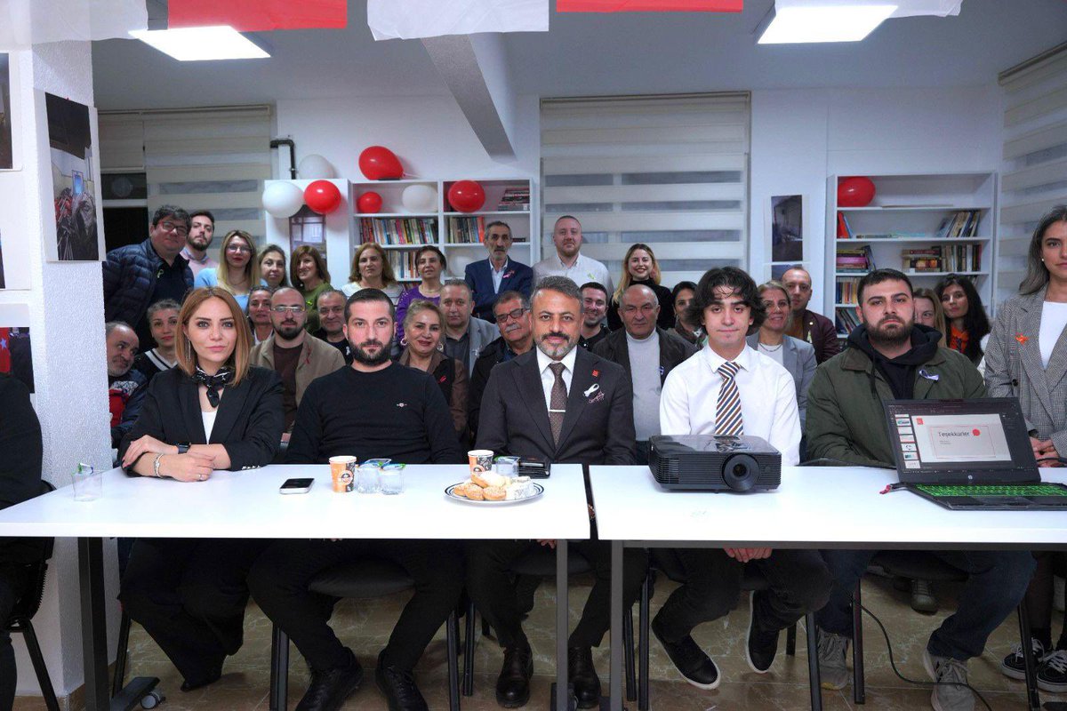 mdemirbilekyp's tweet photo. CHP Ümraniye Gençlik Kollarımızın, Dünya Sağlık Günü ve Ulusal Kanser Haftası kapsamında düzenlediği anlamlı seminere; İlçe Başkanımız Sayın Metin Demirbilek ve ilçe başkan yardımcılarımızla birlikte katılım sağladık.

Toplum sağlığına dair farkındalığı artıran bu değerli organizasyonda emeği geçen tüm yol arkadaşlarımıza teşekkür ediyoruz.

#BirlikteÜmraniye
#DünyaSağlıkGünü
#UlusalKanserHaftası