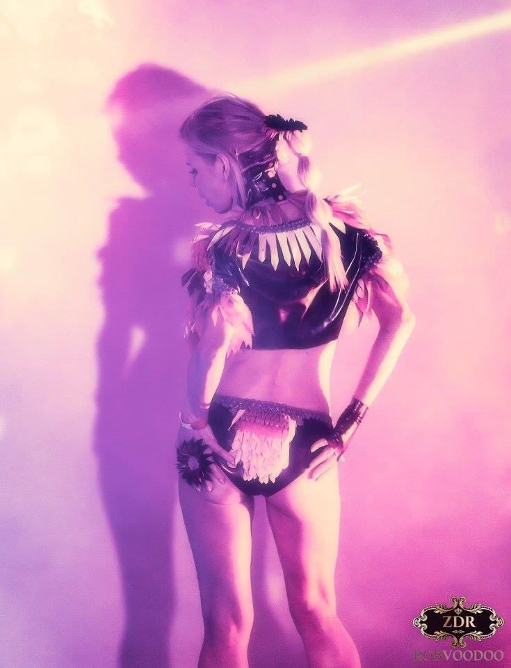 Fetish Rose tweet media