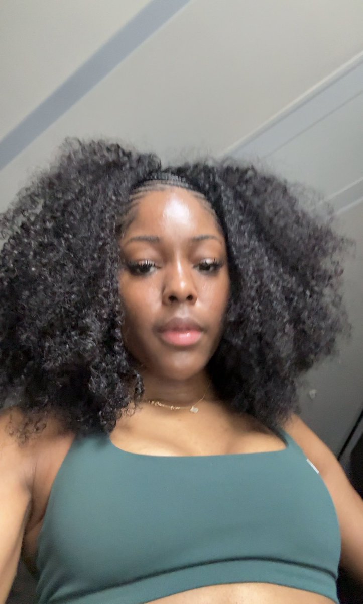 NaesCloset's tweet image. I’m a Lifetime girlie now! 🫦
(Also, why am I getting dragged on TikTok over this water bottle lmfaoo????)