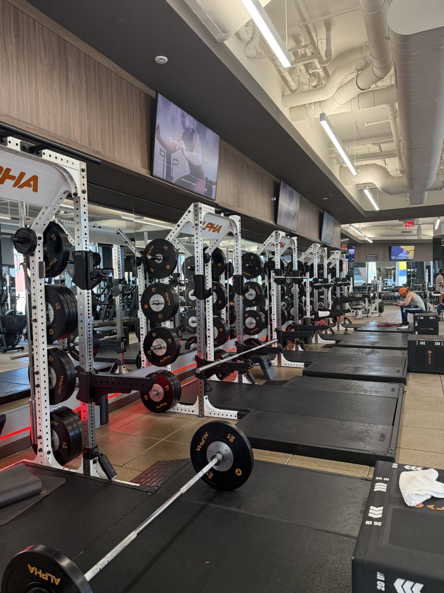 NaesCloset's tweet image. I’m a Lifetime girlie now! 🫦
(Also, why am I getting dragged on TikTok over this water bottle lmfaoo????)