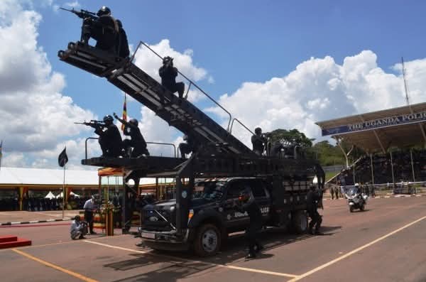 AgnesAsio53595's tweet photo. The government of Uganda is strengthening the security forces with advanced tools and technology to stay ahead of crime. A secure nation is a stronger nation. #GoldenPosts #SafeUganda #TechForSecurity @PoliceUg https://t.co/kkvLzAvINJ