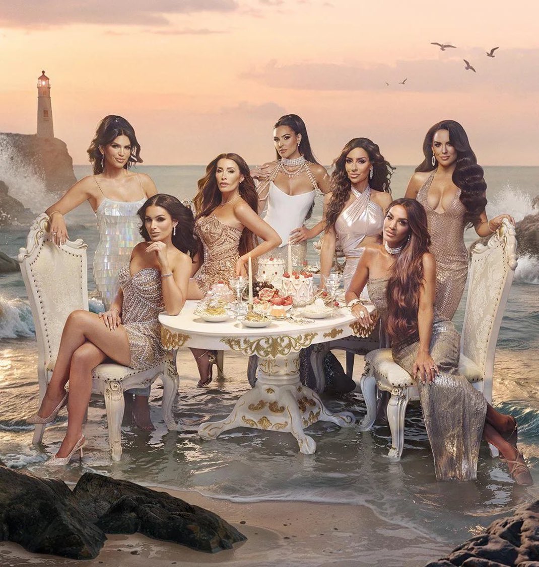 Disney World Leash Kid tweet media