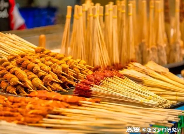 larosa77's tweet photo. Crispy fried squid + tangy chili-lime drizzle = street food joy! Grab a bite—crunchy, zesty, pure happiness on a stick.  City Night Market | 6PM-Late https://t.co/bywNOzPTz5