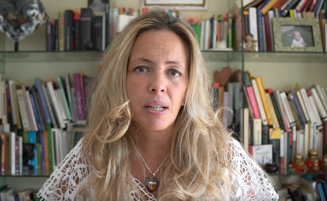 Si existe el Ministerio del medio ambiente, por qué no existe el del Ambiente entero, mejor?