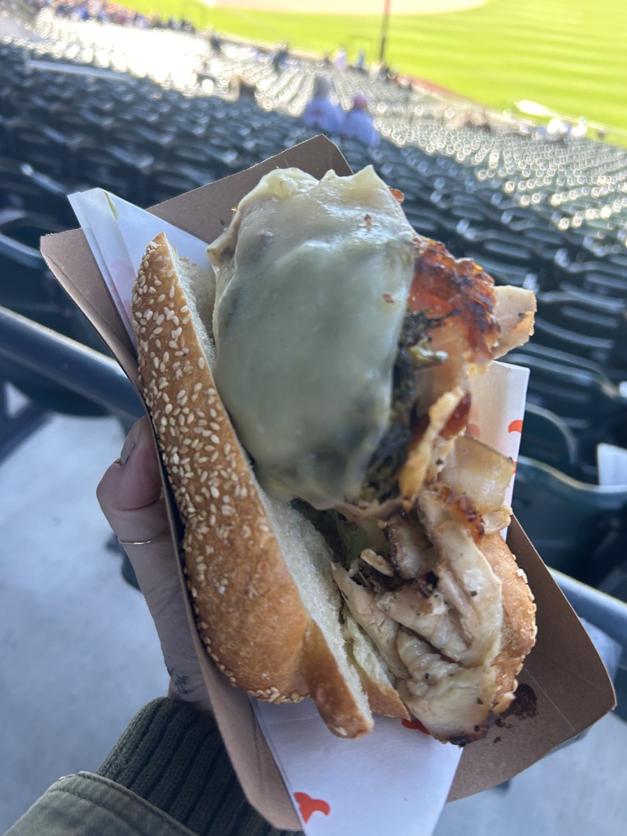 Laura Albanese tweet media