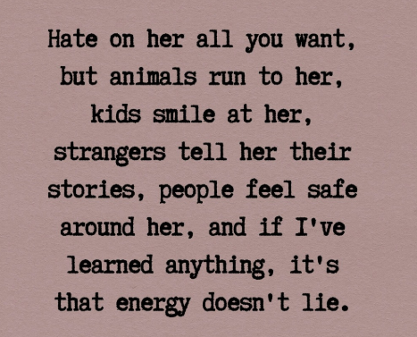 Rainee_Bows 🖤🌈🤍 tweet media