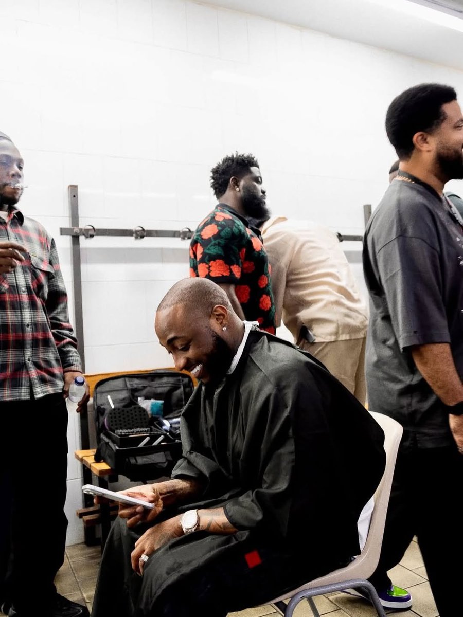 Cleverly 💐 tweet media