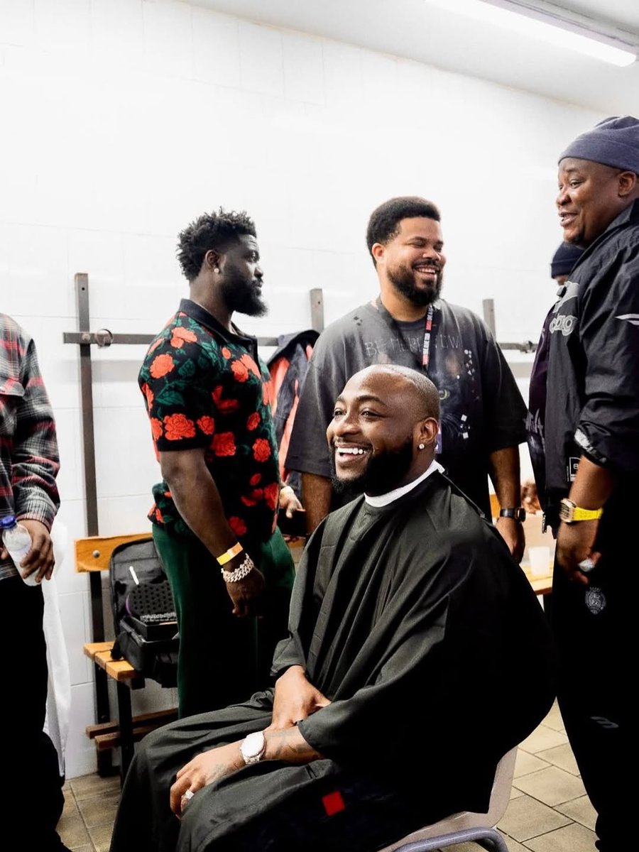 Cleverly 💐 tweet media