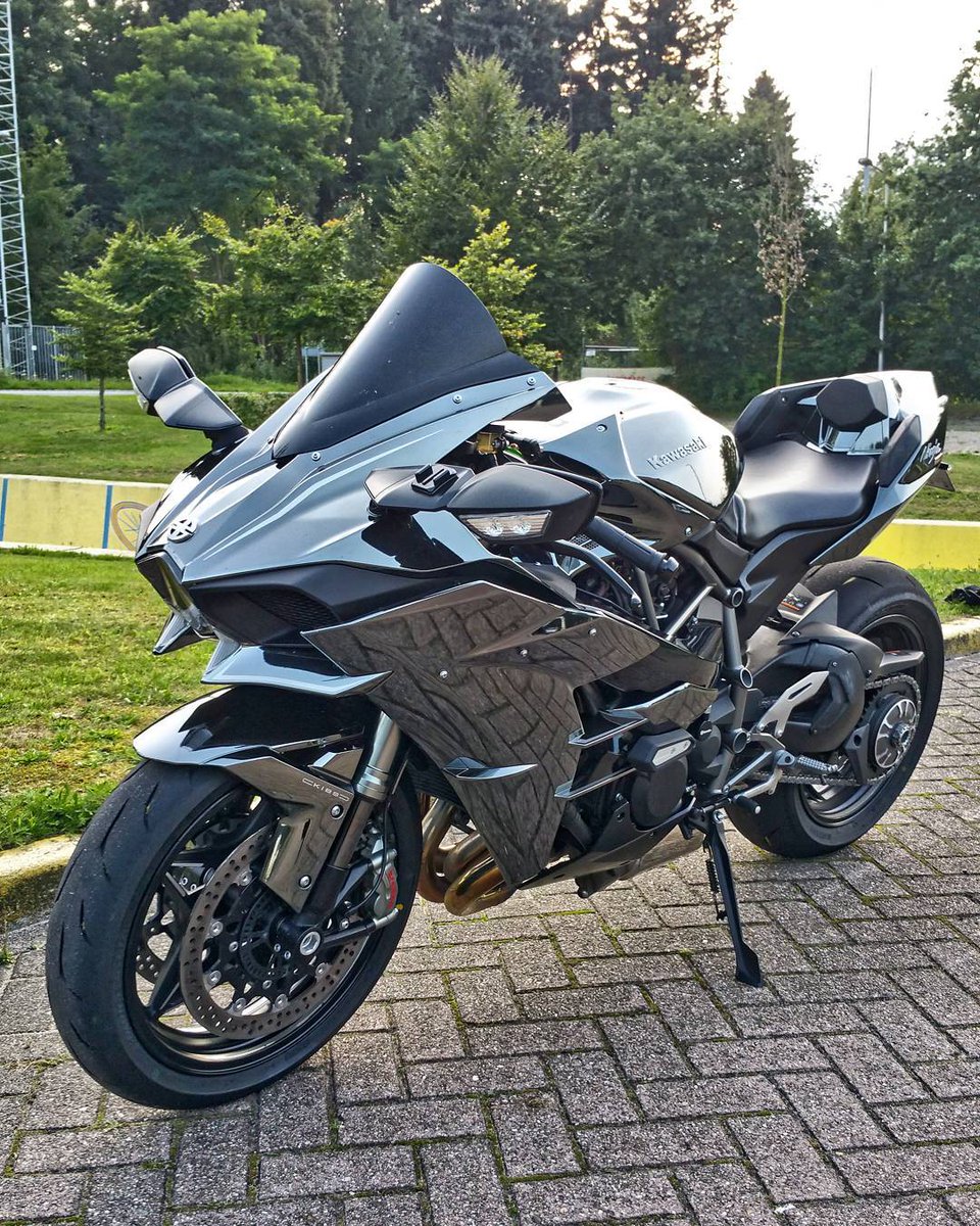 #Kawasaki Ninja H2