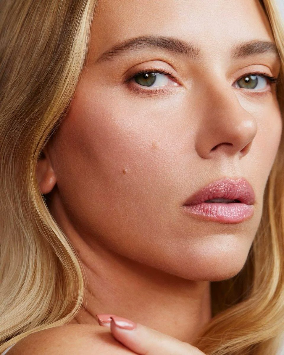 allurecrave's tweet photo. scarlett johansson's insane face card https://t.co/ZLiea8G2gX