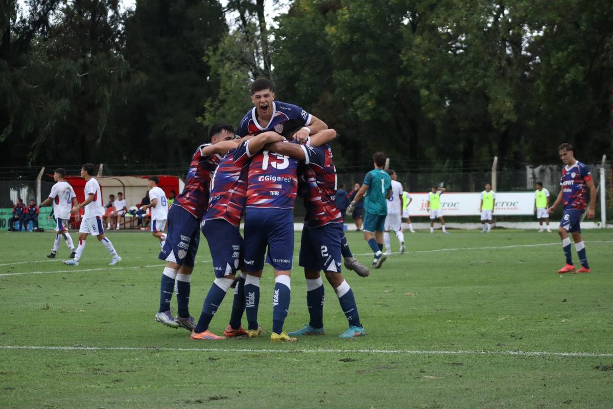 #TorneoAperturaProyección 🏆 2026

🔚 FINAAAAAL Y TRIUNFAZO DE LOS PIBES
🆚 #Unión 3 - 1 #SanLorenzo
 ⚽ Valentín Cerrudo, Mateo Aimar y Tomás Fagioli

📺 En vivo por lpfplay.com