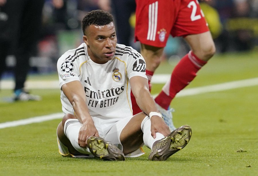 عمرو tweet media