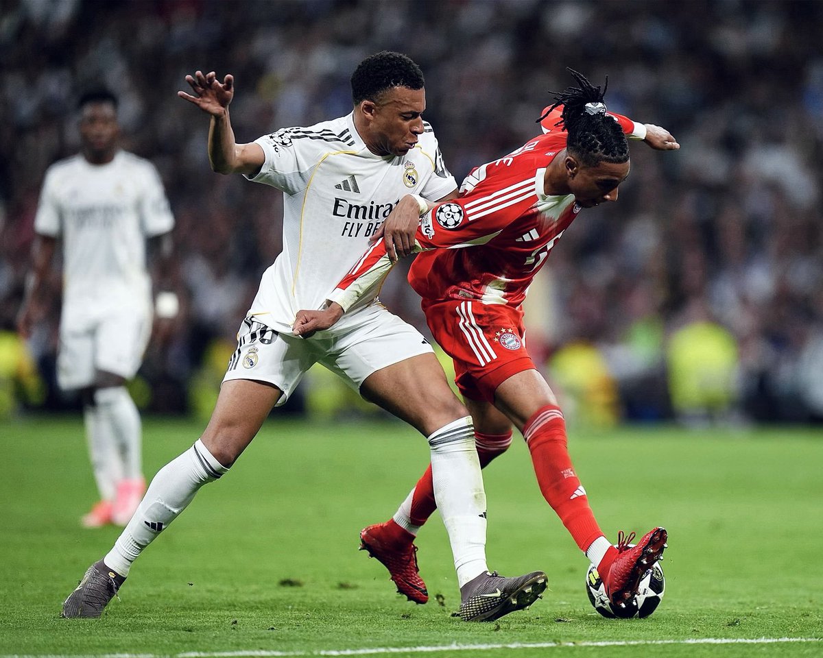 kyks_98's tweet image. Kylian Mbappé x Michael Olise 📸⚔️