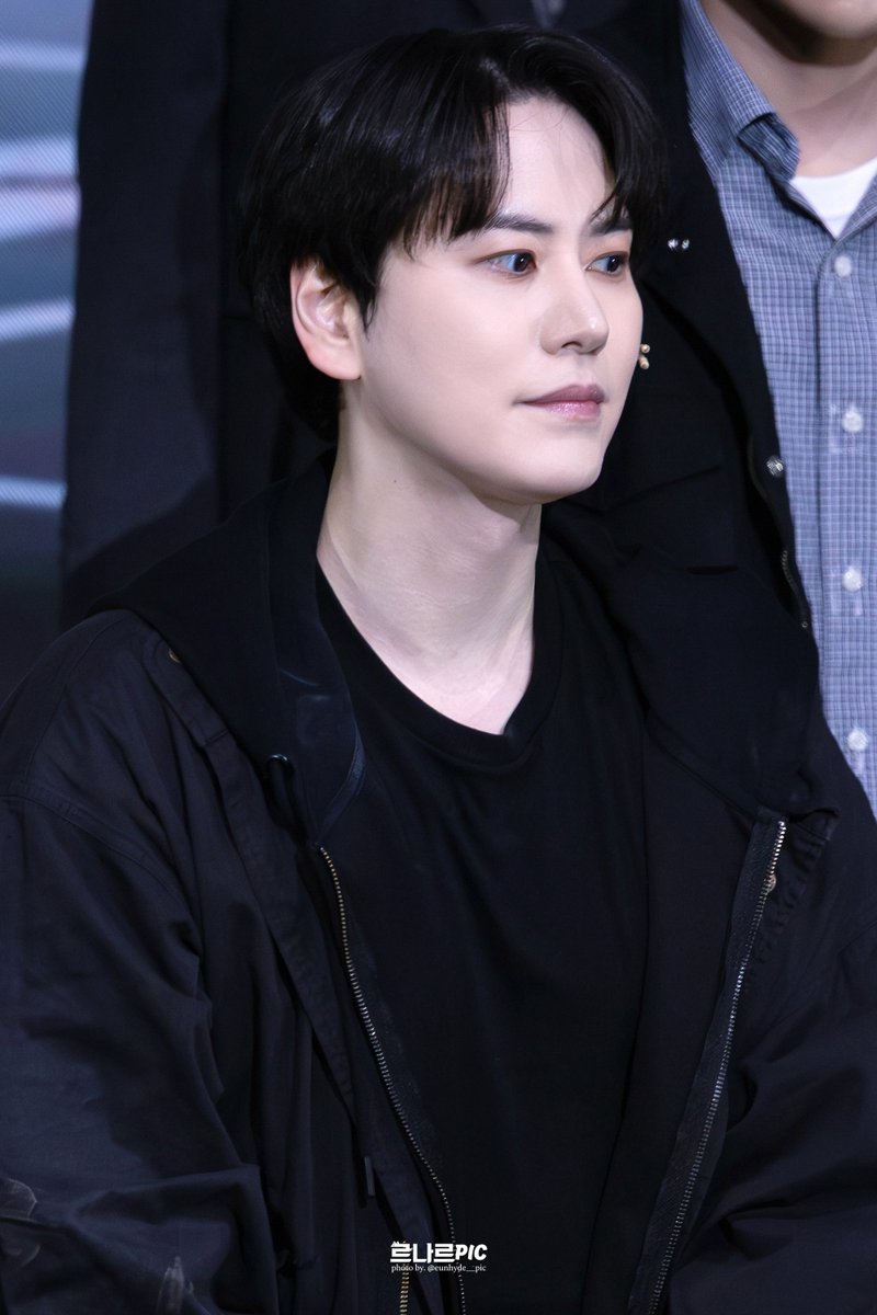 르나르Pic tweet media