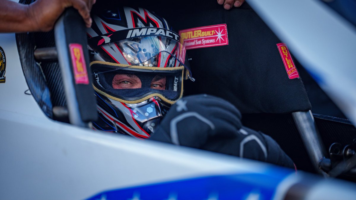 RickWareRacing's tweet photo. #topfueltuesday w @TheSargeTF1 π¨
Whoβs ready for #WinterNats ?? https://t.co/mFqhOwYvbc