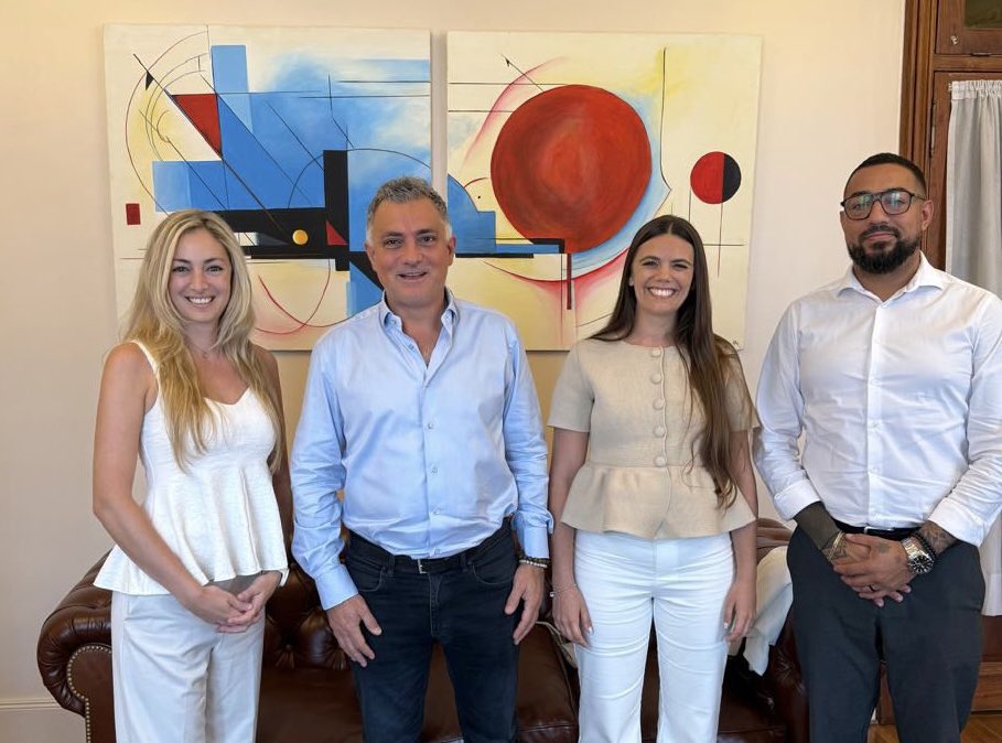Seguimos consolidando el trabajo territorial en la Provincia de Buenos Aires. En Pilar, agradecemos el compromiso de @solanamarchesan en esta etapa y recibimos a <a href="/meryrepetto/">María Ratti Repetto</a>, que asume la coordinación con el compromiso de defender a los vecinos y a quienes quieren invertir en un