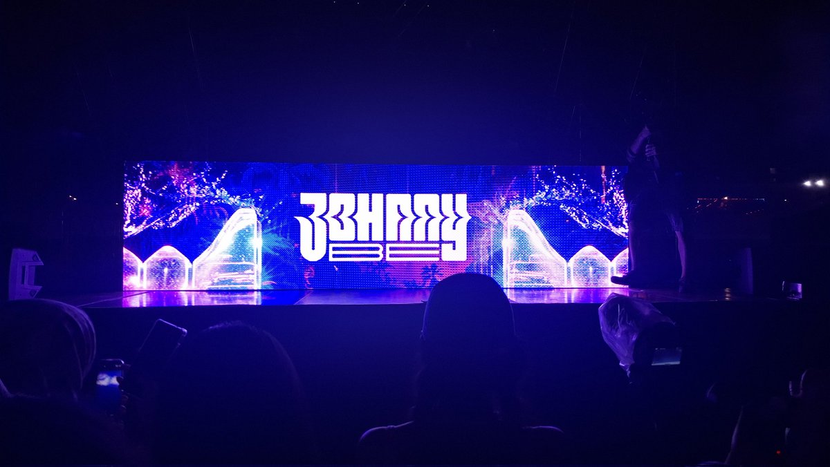 jaehyunthecat's tweet photo. ได้ไปหาแค่ที่เชียงใหม่อย่างเดียว แต่ก็สู้มาก ไปรอจอนนี่ตั้งแต่ 10 โมง เพื่ออยากจะเห็นจอนนี่ในฐานะ DJ ชัดๆสักครั้ง 🥰❤️💚
HAPPY SECOND ANNIVERSARY JOHNNY BE
#JOHNNYBE_2YEAR_ANNIVERSARY
#쟈니비_2주년_축하해
#JOHNNYBE #JOHNNY https://t.co/VMeSj9gOOz