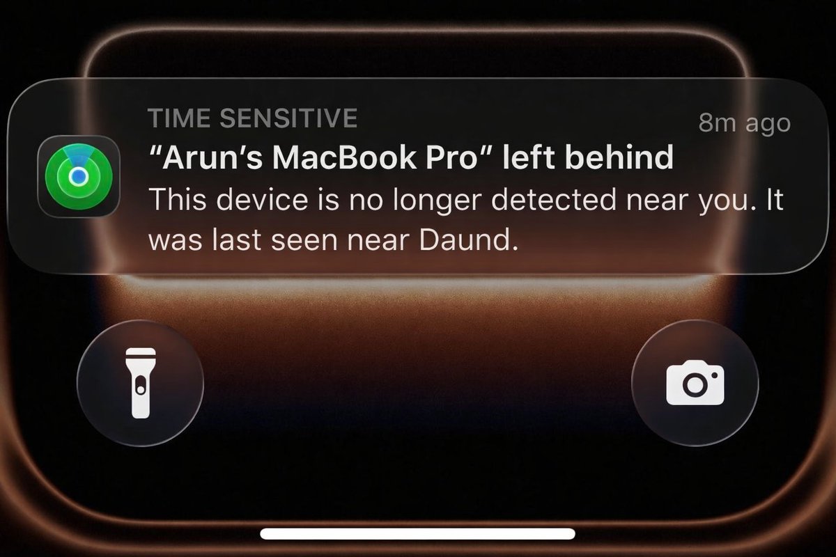 hiarun02's tweet image. Only Apple can make you panic with a premium notification.