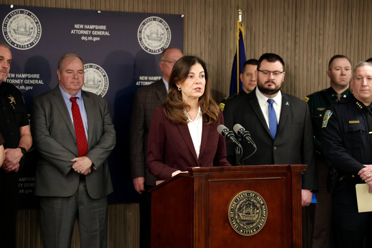 Governor Kelly Ayotte tweet media