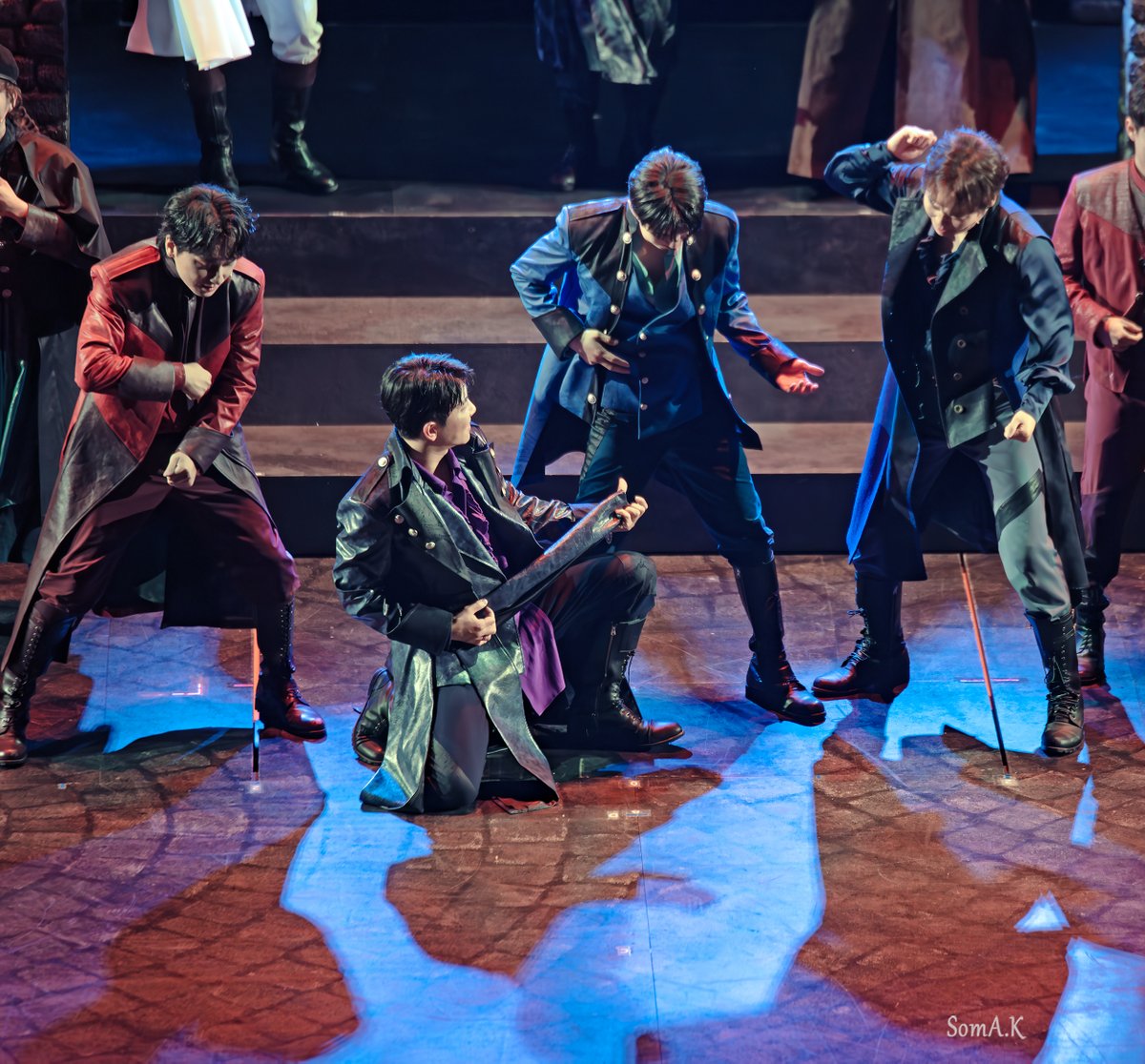 20260407 뮤지컬 로미오와 줄리엣 커튼콜데이
티볼트 역_ #곽동현 배우님
머큐시오 역_ #박민성 배우님
로미오 역_ #유회승 배우님
벤볼리오 역_ #김현수 배우님
(왼쪽부터 순서대로)
.
베로나보이즈 결성ㅋㅋㅋㅋㅋㅋㅋㅋㅋㅋㅋㅋㅋㅋ