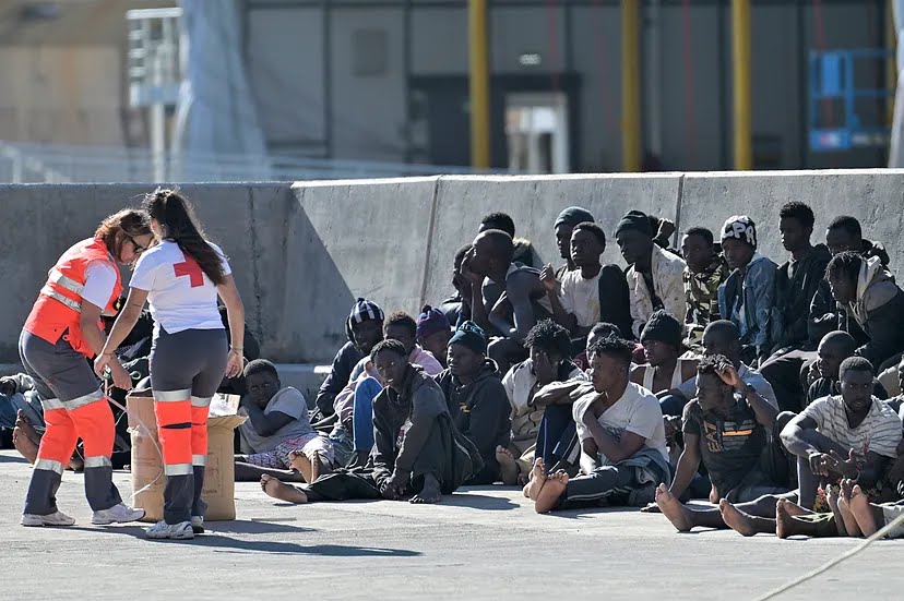 🚨 #Canarias | 459 inmigrantes ilegales en 5 días.