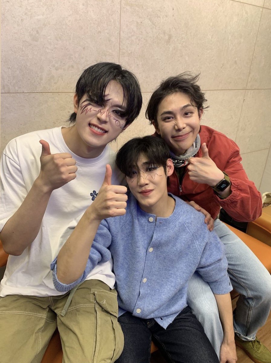 𝓽𝓸. 데이 tweet media