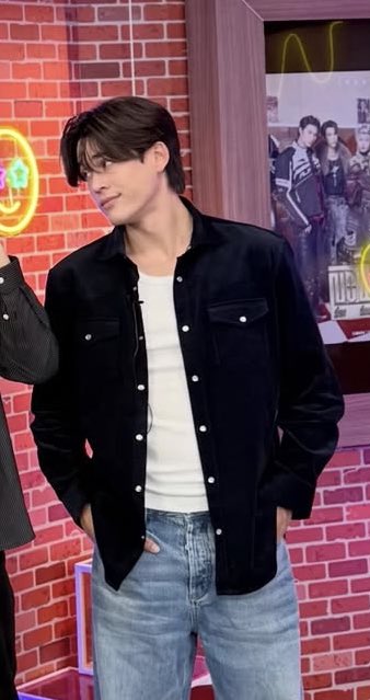 ตีนกากับปลาวาฬ =..= tweet media