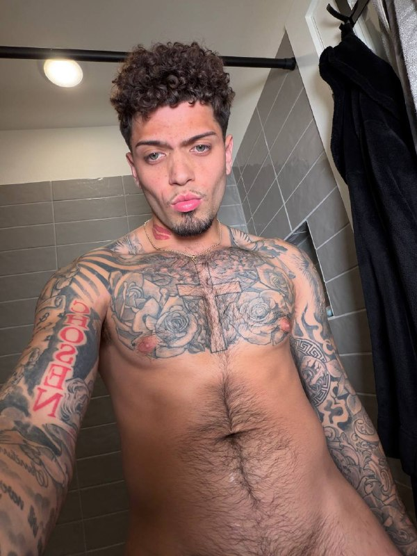 theprmissile's tweet photo. RT and check your DMS 😈 https://t.co/kP1wpDll5r