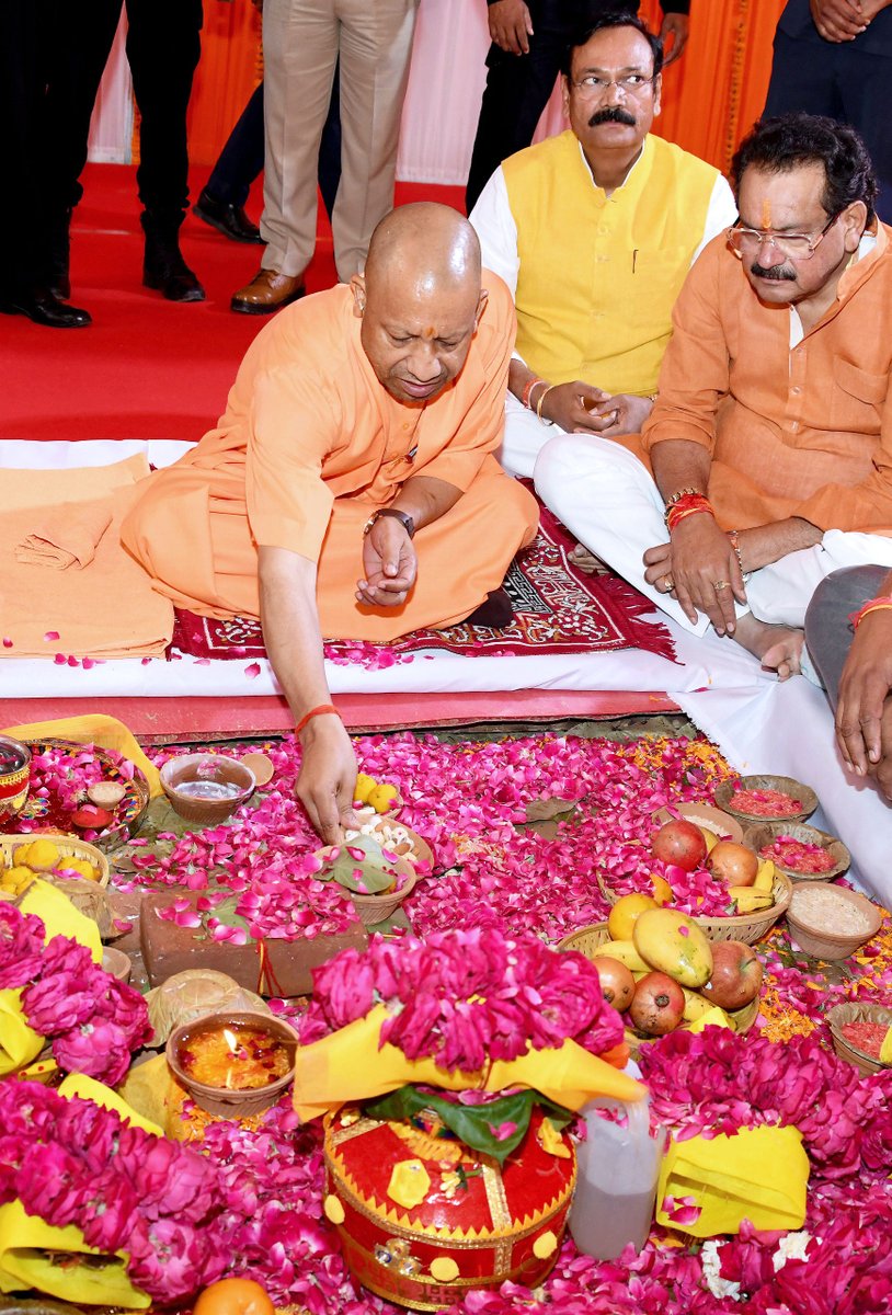 Yogi Adityanath tweet media