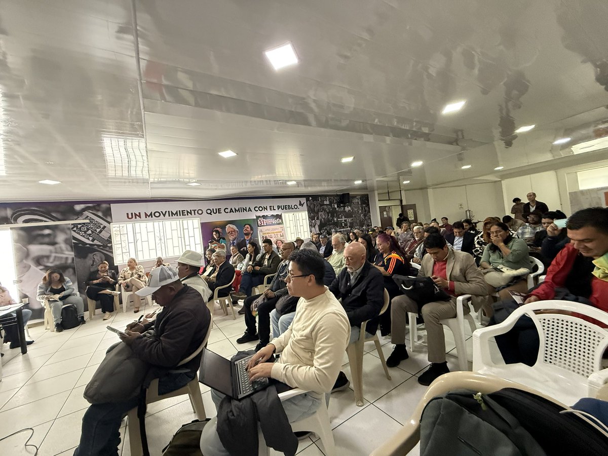 Avanza la conformación de la comisión campesina y agraria de la campaña de <a href="/IvanCepedaCast/">Iván Cepeda Castro</a> y <a href="/aida_quilcue/">Aida Quilcué</a> . Los actores principales son las asociaciones campesinas de Colombia.  El campesinado
colombiano construye el plan de gobierno de los próximos 4 años del sector agrario.