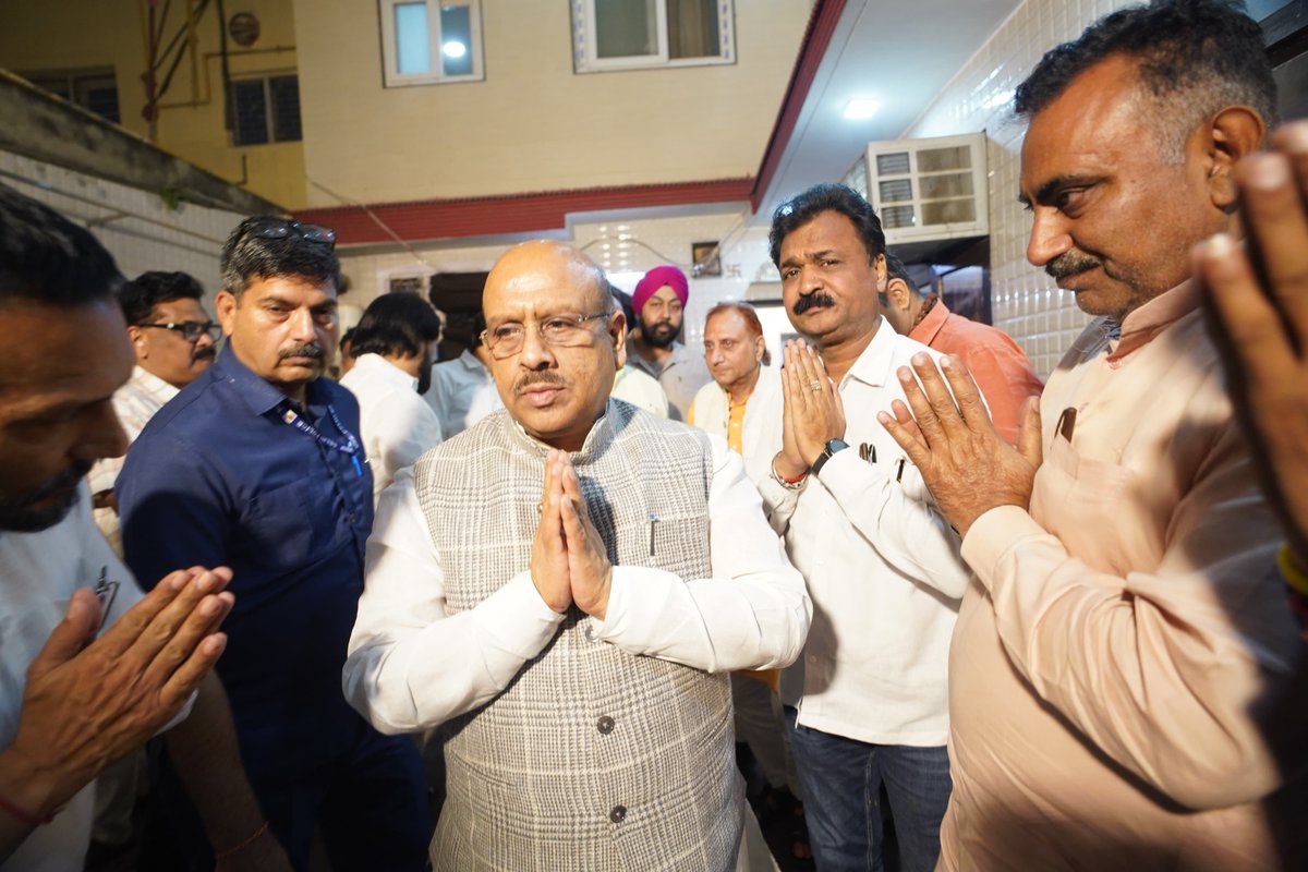 भारतीय जनता पार्टी दिल्ली प्रदेश अध्यक्ष श्री <a href="/Virend_Sachdeva/">Virendraa Sachdeva</a> जी के पूज्य पिताजी श्री श्याम लाल सचदेवा जी के निधन उपरांत उनके आवास पहुँचकर पार्थिव शरीर को श्रद्धांजलि अर्पित की।

प्रभु श्री राम से प्रार्थना है कि दिवंगत आत्मा को अपने श्री चरणों में स्थान दें तथा शोकाकुल परिजनों