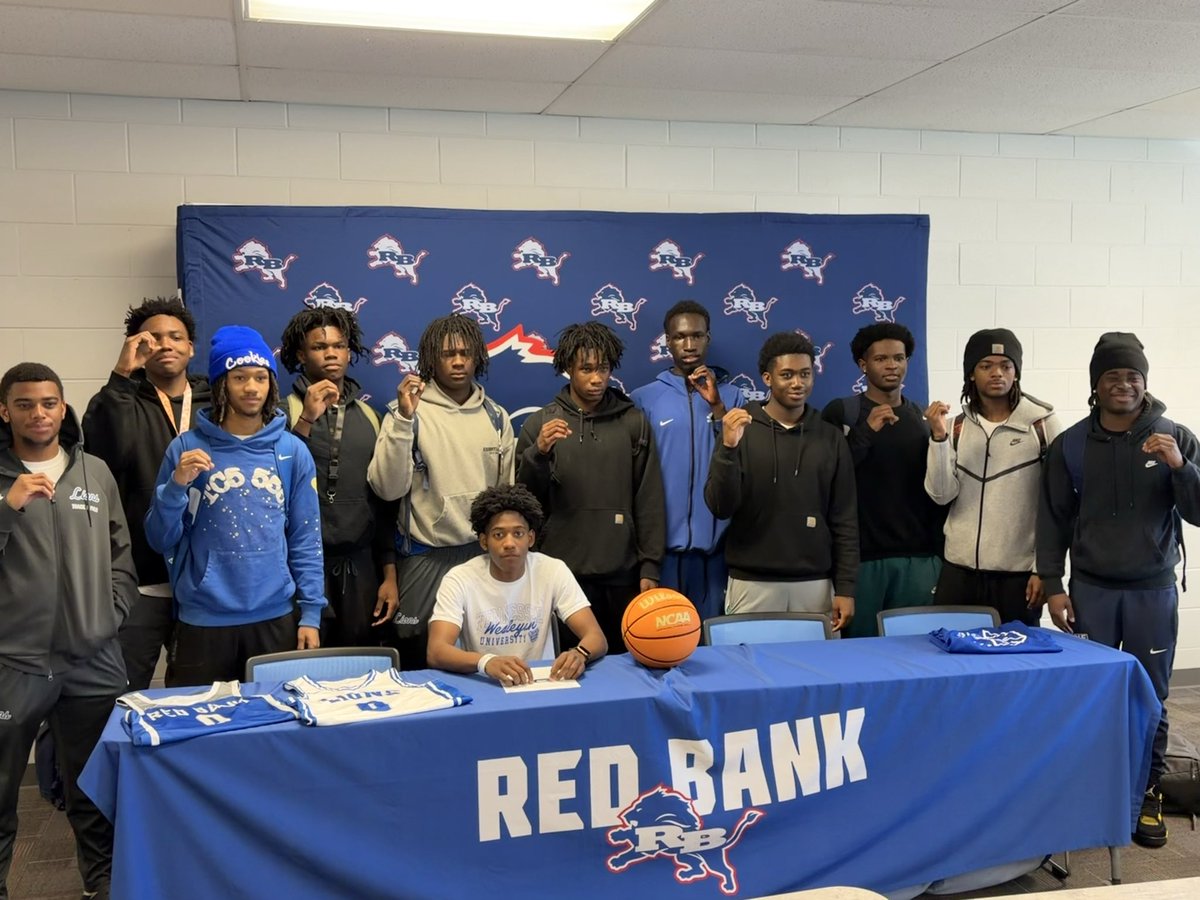 RedBankHoops's tweet image. Congrats to @DWilburJr26 for signing to Tennessee Wesleyan to continue his basketball career today. We’re excited for him and to see where this journey takes him. #CommitMEnt