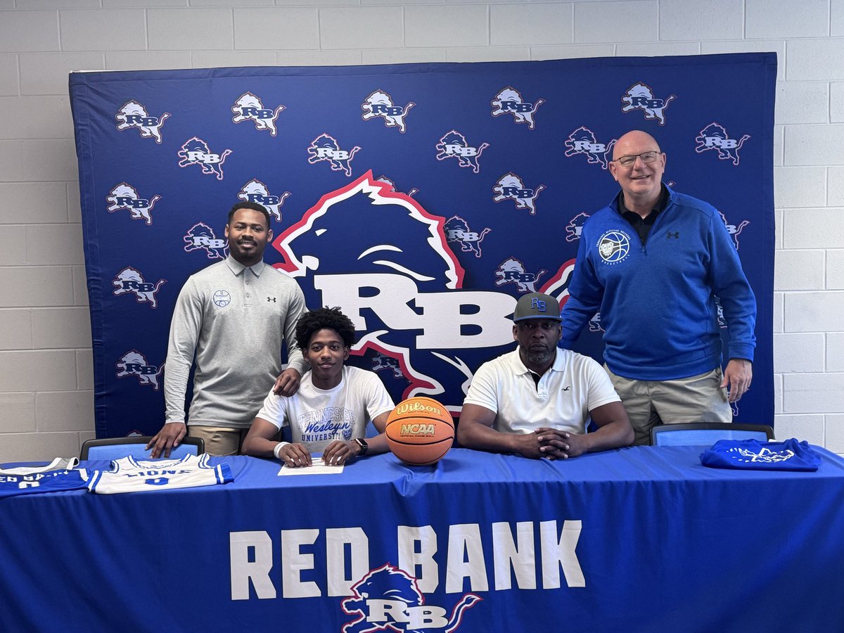RedBankHoops's tweet image. Congrats to @DWilburJr26 for signing to Tennessee Wesleyan to continue his basketball career today. We’re excited for him and to see where this journey takes him. #CommitMEnt