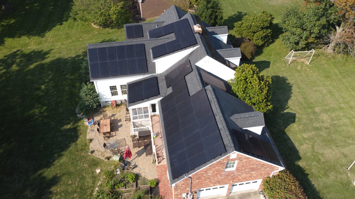 StarSolarSpec's tweet image. Solar is simple:

Use the energy already hitting your property. ☀️
That’s it.

 starsolarspecialists.com/free-solar-est…

#SolarEnergy #StarSolar #IndianaSolar