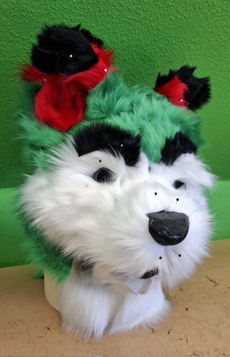 TheKarelia's tweet photo. Progress on @castrol_coyote's head so far. More sewing tomorrow then detailing! 😊 #fursuitmaker https://t.co/Whykd9zVND