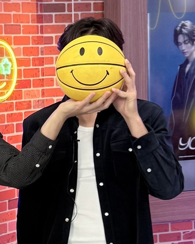 𓈒𓏸 tweet media