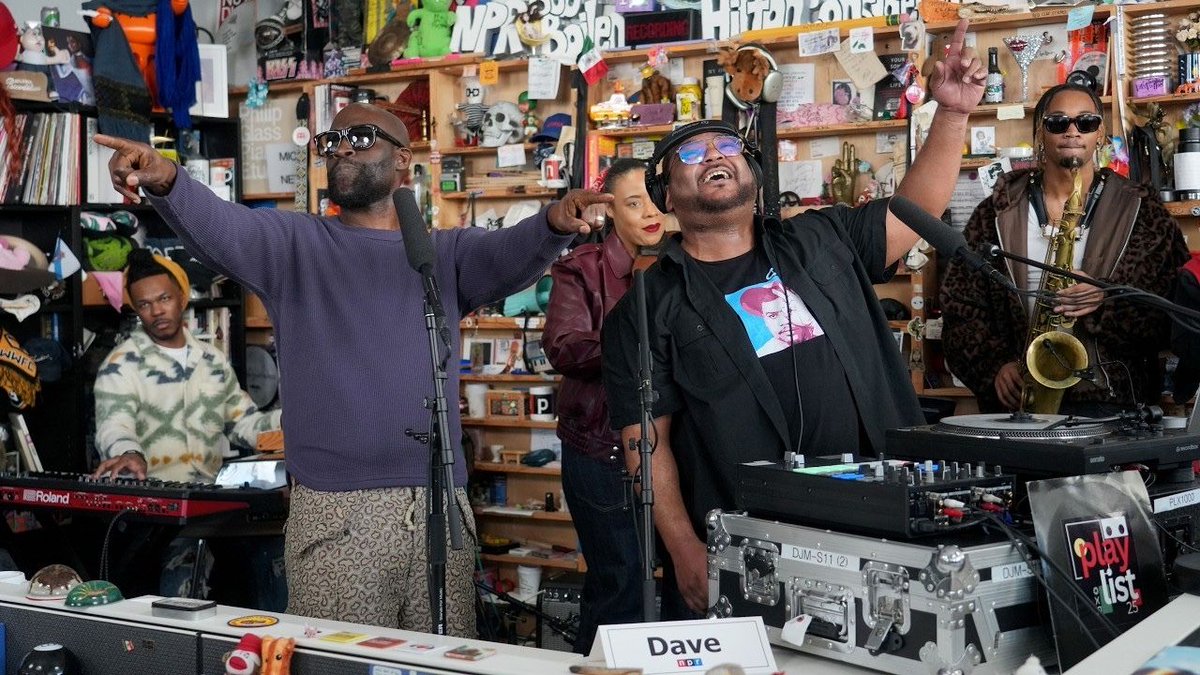 techjunkiejh's tweet image. #DeLaSoul: Tiny Desk Concert buff.ly/iDo9NIm #music  #MoviesTvTj (video)  #HipHopMusic    #Entertainment #USA #UK #Canada #Australia #Europe  #TinyDeskConcert