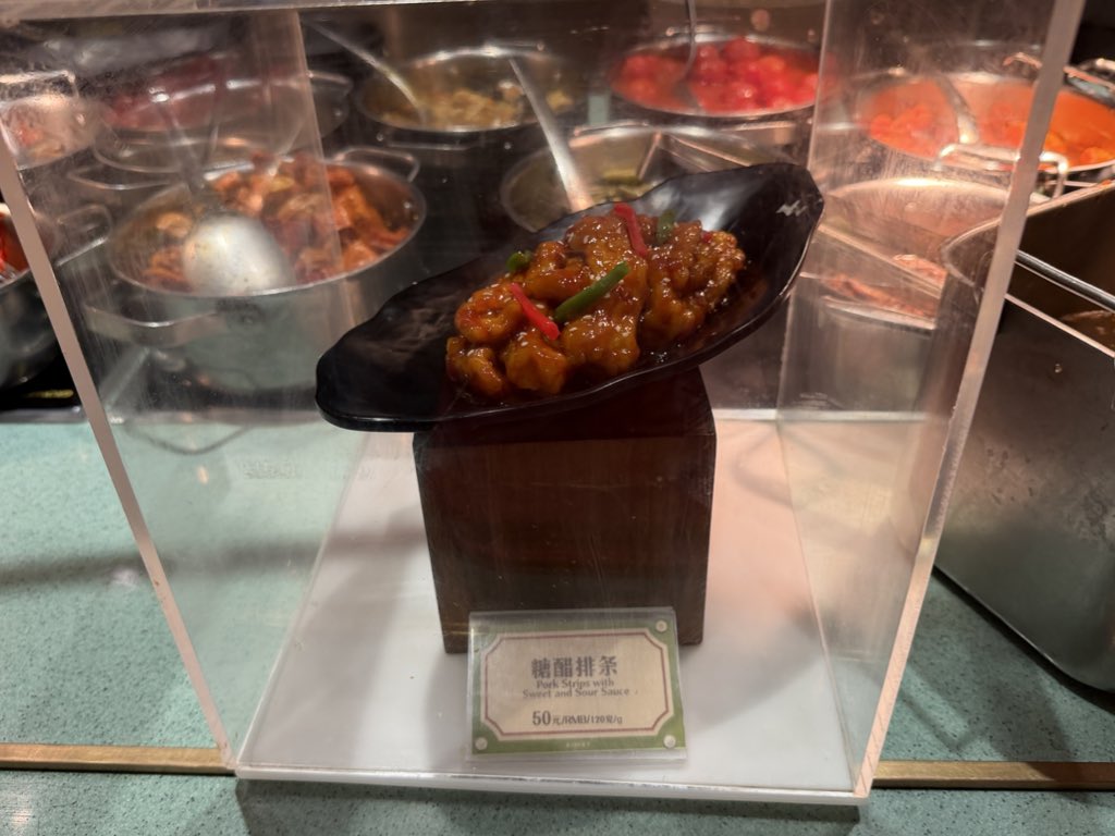 Attractions 360° tweet media