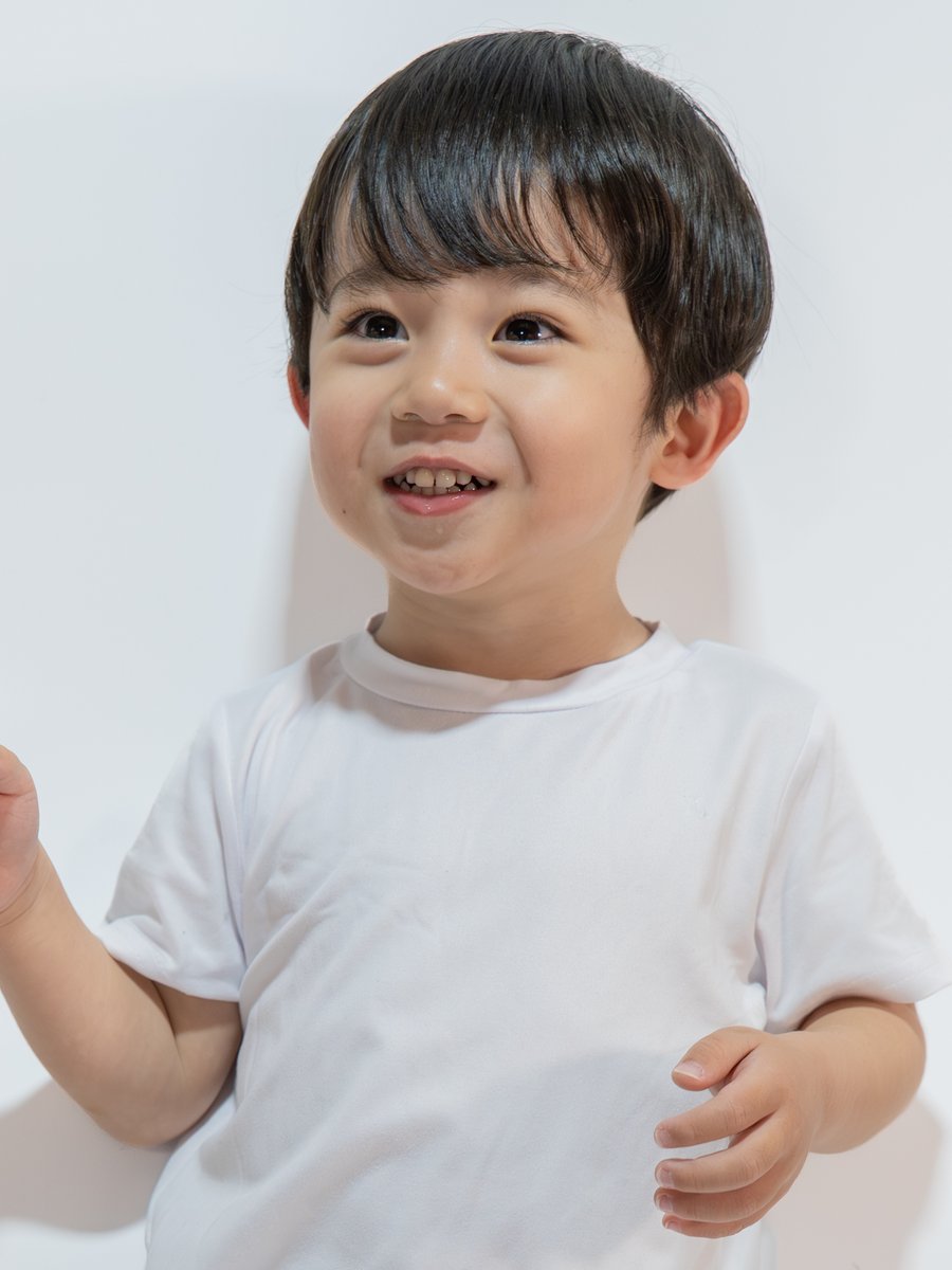 今日は秀兎のエントリー用のお写真を撮りました😄
自宅の手作りスタジオで撮ってるのでスタジオほど綺麗じゃないですが、初めての頃に比べたらいい写真が撮れるようになってきたと思います。
今の秀兎はまだ親子分離すら苦手なので、スチール撮影とかできることを頑張りたいです。