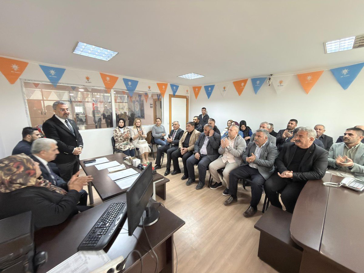 📍AK Parti Bağlar İlçe Başkanlığı

İl Siyasi Hukuk İşleri Başkanımız Sayın Sedat Bayhan ve Bağlar İlçe Koordinatörümüz Sayın Necla Özbek Kaya ile birlikte Bağlar ilçemizin haftalık olağan ilçe yönetim kurulu toplantısına katılarak, genel merkezimizden gelen talimatlar konusunda