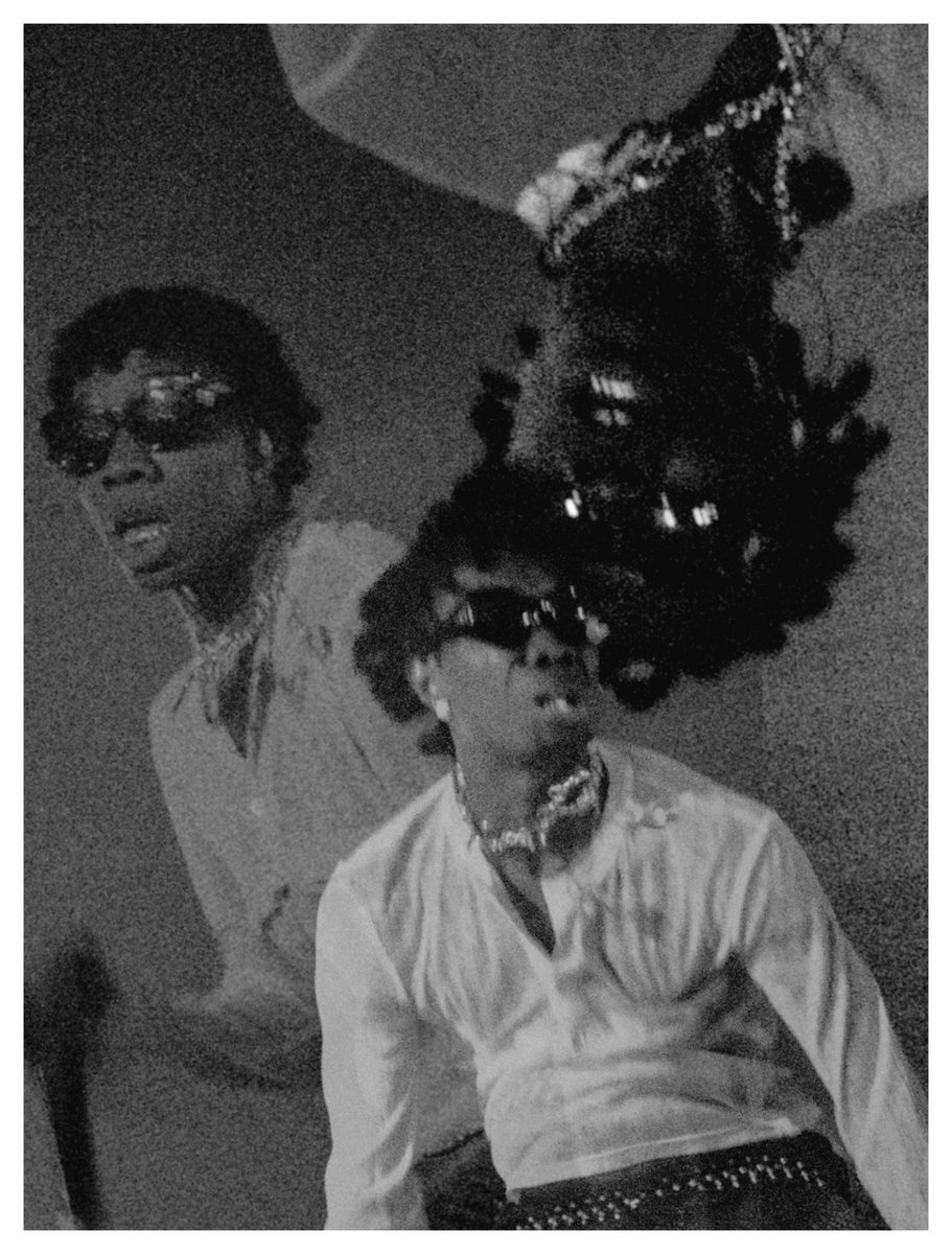 Jjacqz's tweet image. My favourite shots from @BlaqBonez  London headline show. Shot by myself 💙🖤