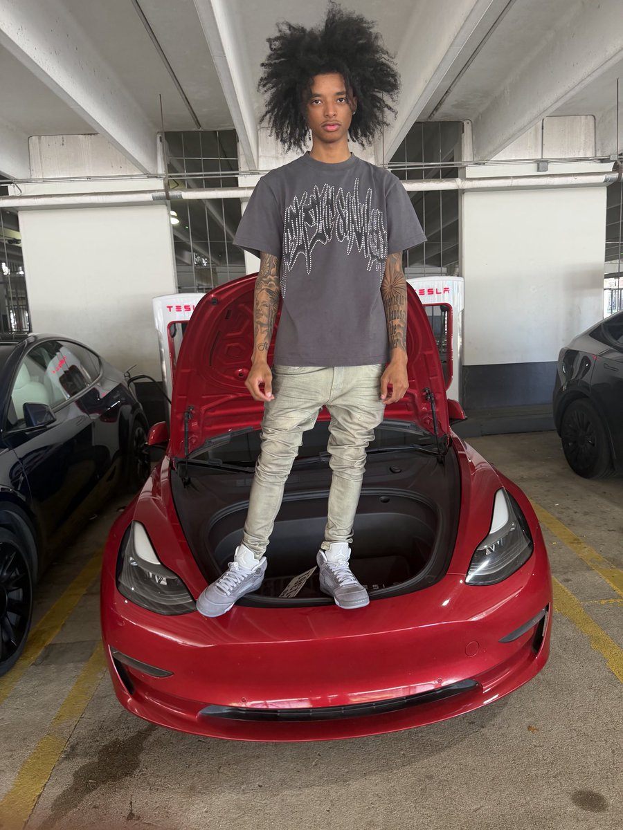 Chulo2hell's tweet photo. WE TURNING TWITTER UP https://t.co/KLk2278bvS