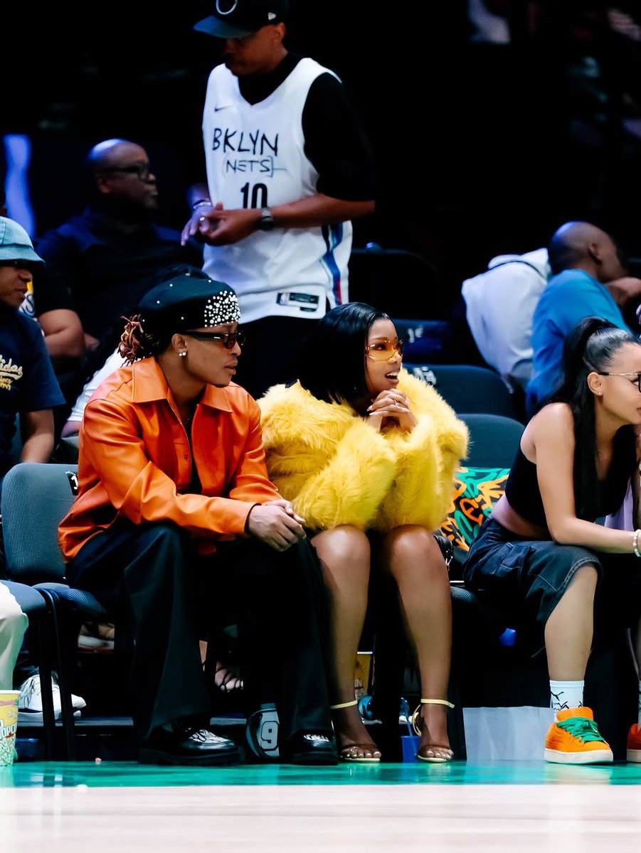 𝕄𝕆𝕄𝕆 tweet media