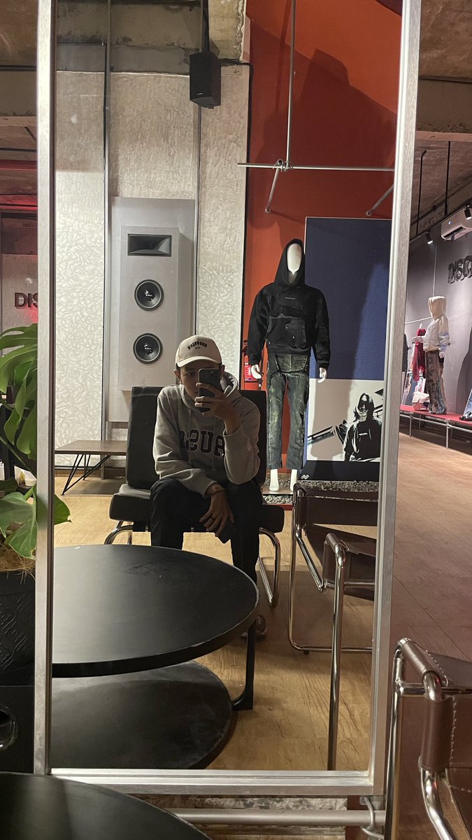 TITITTUIT_ tweet media