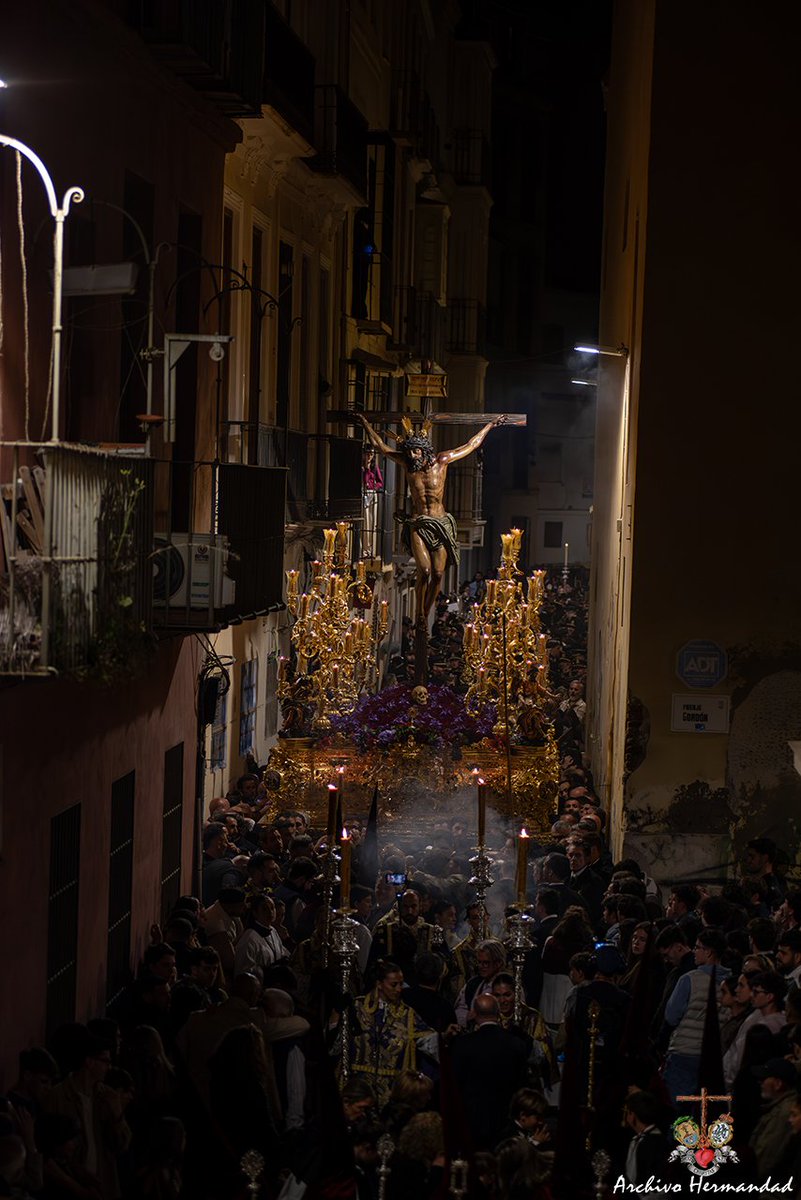 HdadLasPenas's tweet photo. Hoy es martes y hace una semana vivíamos estampas como estas...

¡Faltan 350 días para un nuevo Martes Santo!

📸: Archivo Hermandad.

#LasPenas #CofradíasMLG https://t.co/jl3xwke6wX
