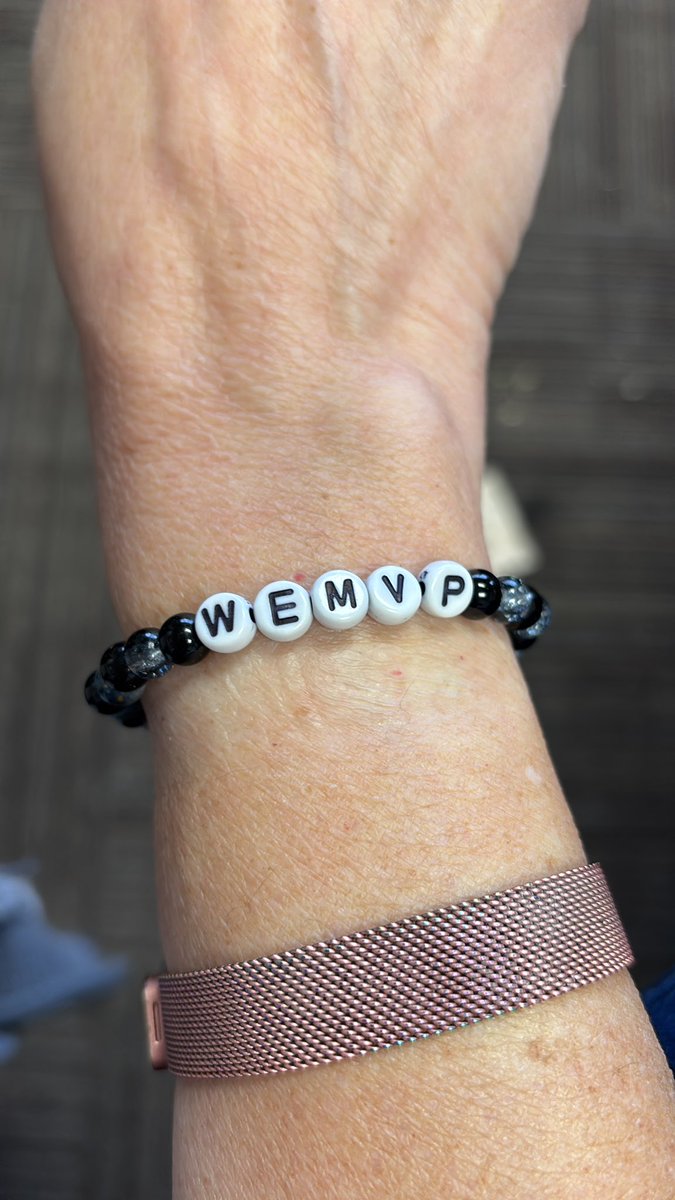 Thanks to <a href="/missraydiancee/">Raylien 👽✨🪐</a> for the awesome bracelet.
Just sent you a bling bead order from your Amazon wishlist.❤️🙌🥰🏀#PorVida