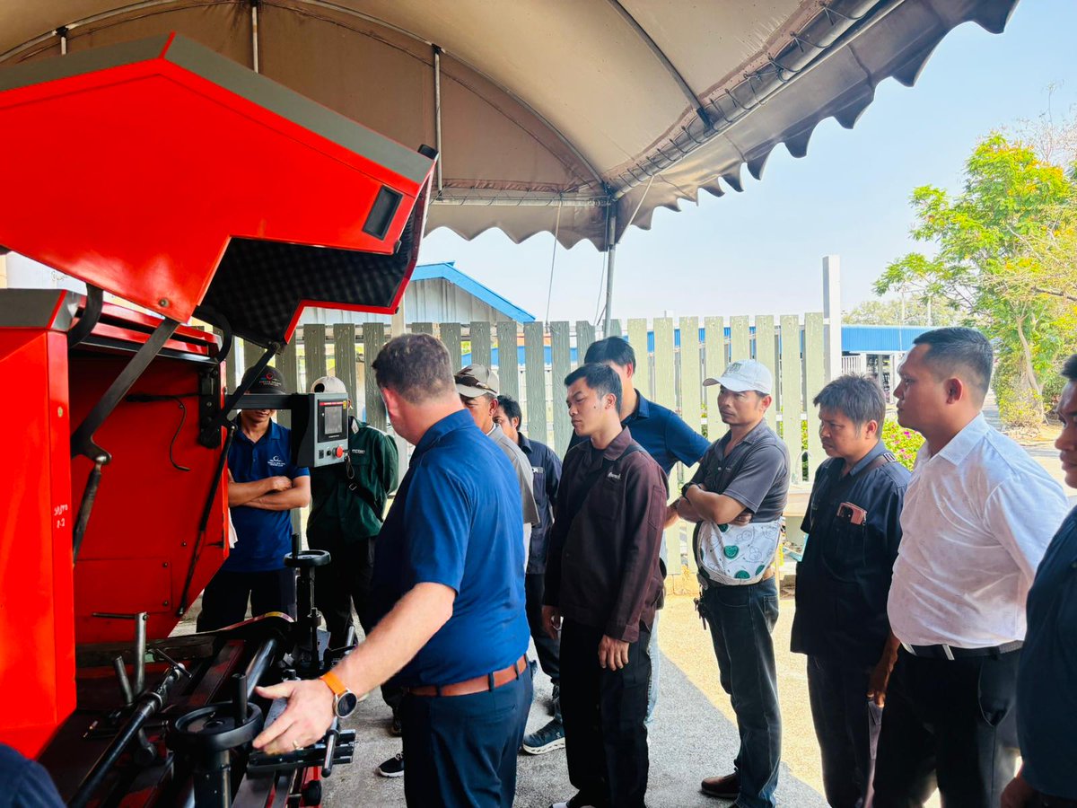 BernhardCompany's tweet photo. It was a pleasure to see such a fantastic turnout at the recent Bernhard Day, hosted by our valued distributor, STS, at the beautiful Royal Lakeside Golf Club.

With 30 attendees representing 12 different golf clubs, the energy was high and the focus was sharp. We believe that world-class turf maintenance is a blend of the skill of the people behind the machines and precision engineering.

A huge thank you to the STS team for their incredible partnership and to our own Steve Wilson for leading the deep-dive theory and hands-on sessions. We are proud to support a network that prioritizes education and long-term performance as much as we do.

Here’s to the 12 clubs moving forward with sharper blades and even sharper skills!