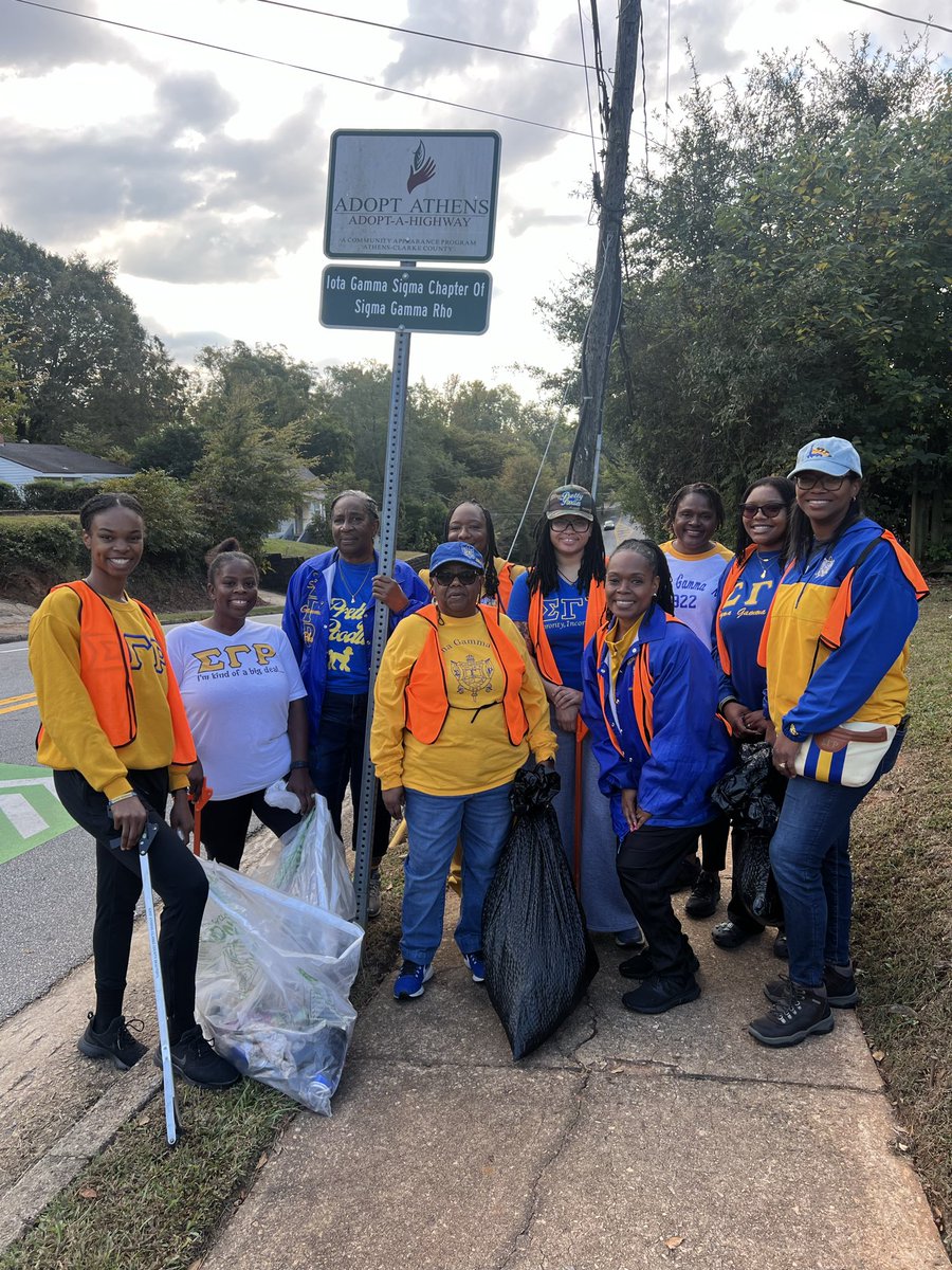 Kimarnold02's tweet photo. Proud to serve my community by organizing and leading street cleanups to keep Athens beautiful. Recap from August 2025–March 2026. #KeepAthensGABeautiful
#SigmaGammaRhoSororityInc
#GreaterService #GreaterProgress 🌍♻️ https://t.co/Rqhrbdcp5n