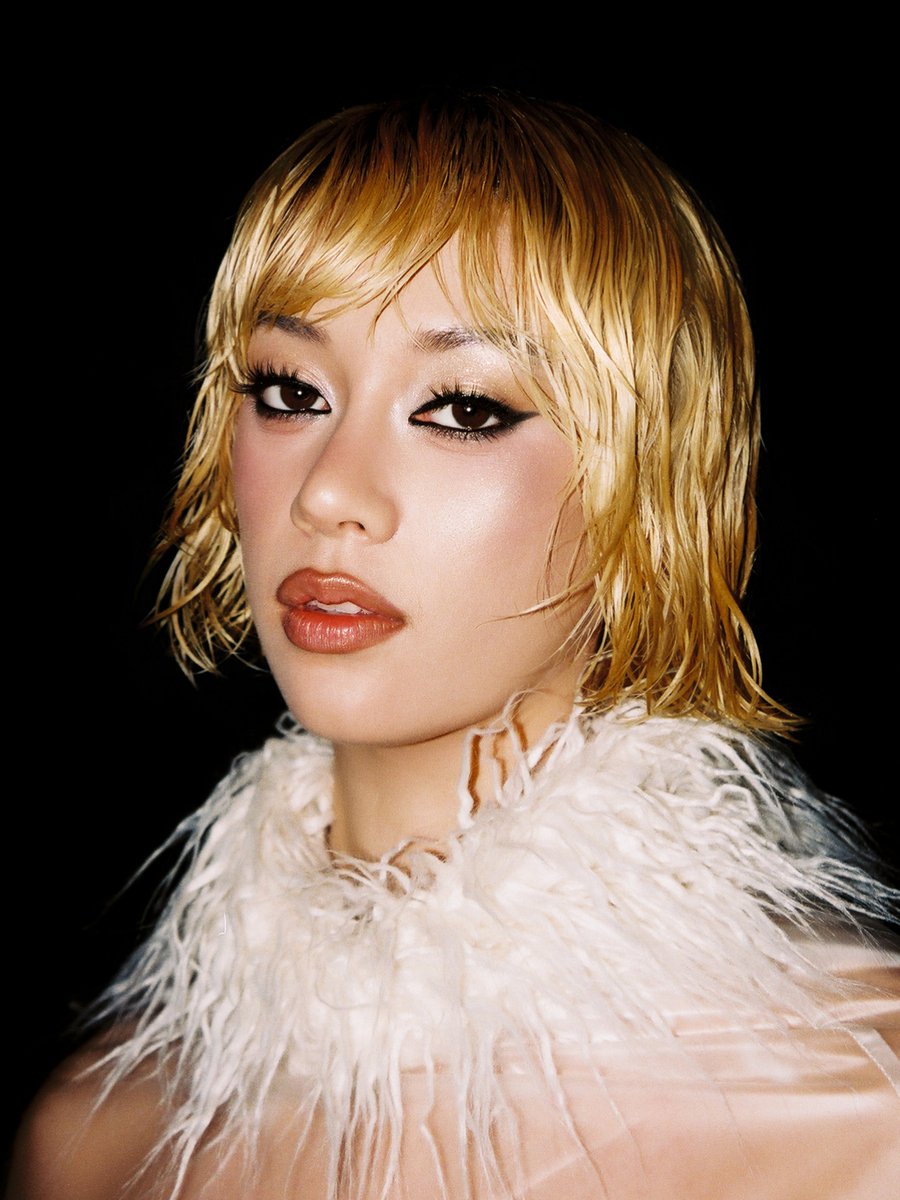 a look at PINKY UP part 2
APRIL 9 | 9AM PT | 12PM ET
(2/3)
pre-save PINKY UP: KATSEYE.lnk.to/PINKYUP

#KATSEYE_PINKYUP #KATSEYE #PINKYUP