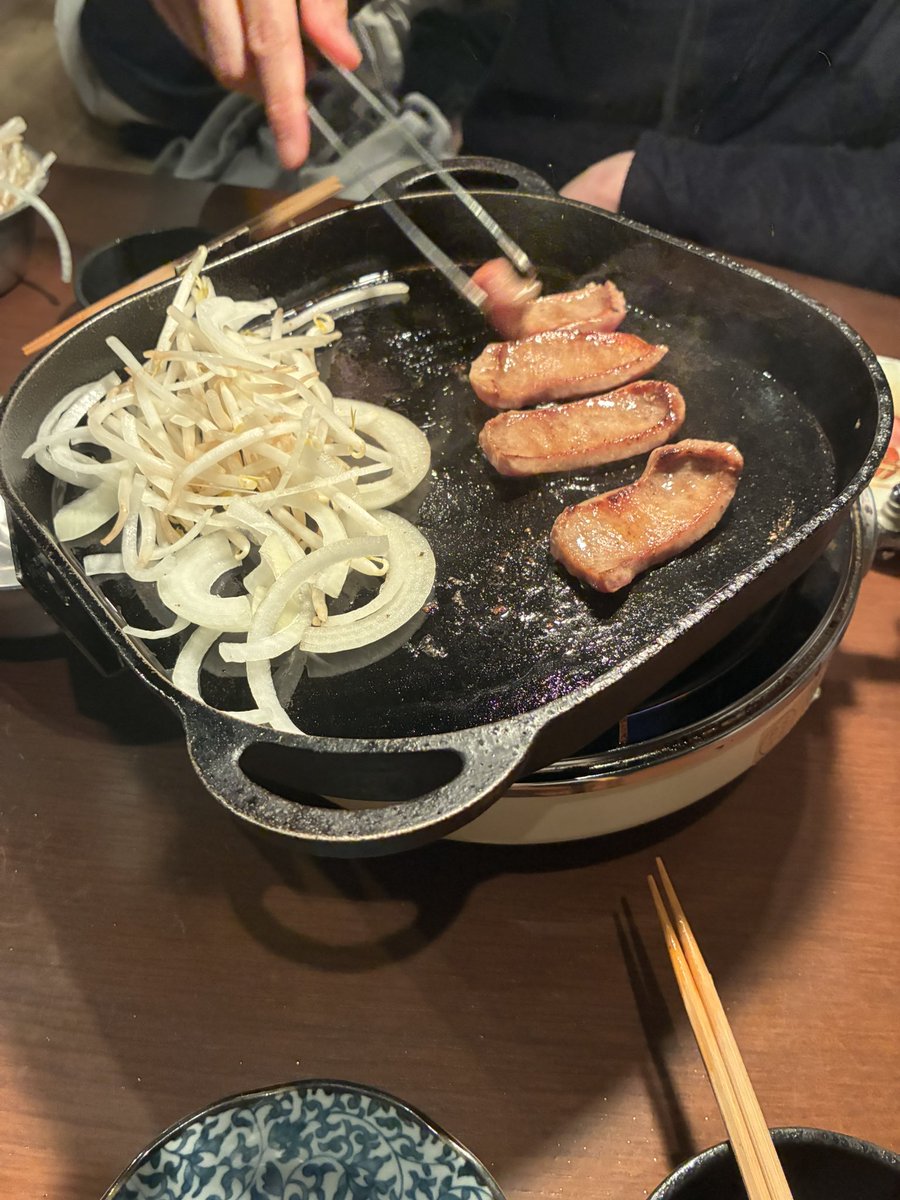 teyan0122's tweet photo. 人の金で食う焼肉うまい https://t.co/Gp2d6qnTEK